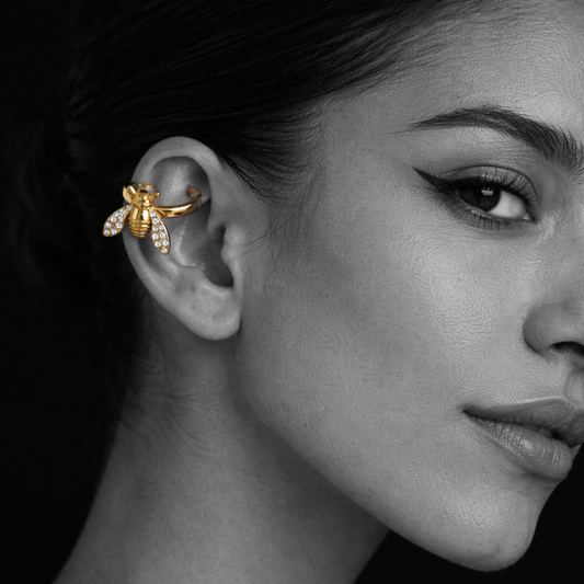 Modelo a usar o earcuff Beea