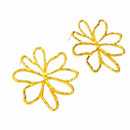 Brincos Flower Power em aço inoxidável dourado, com design floral elegante
