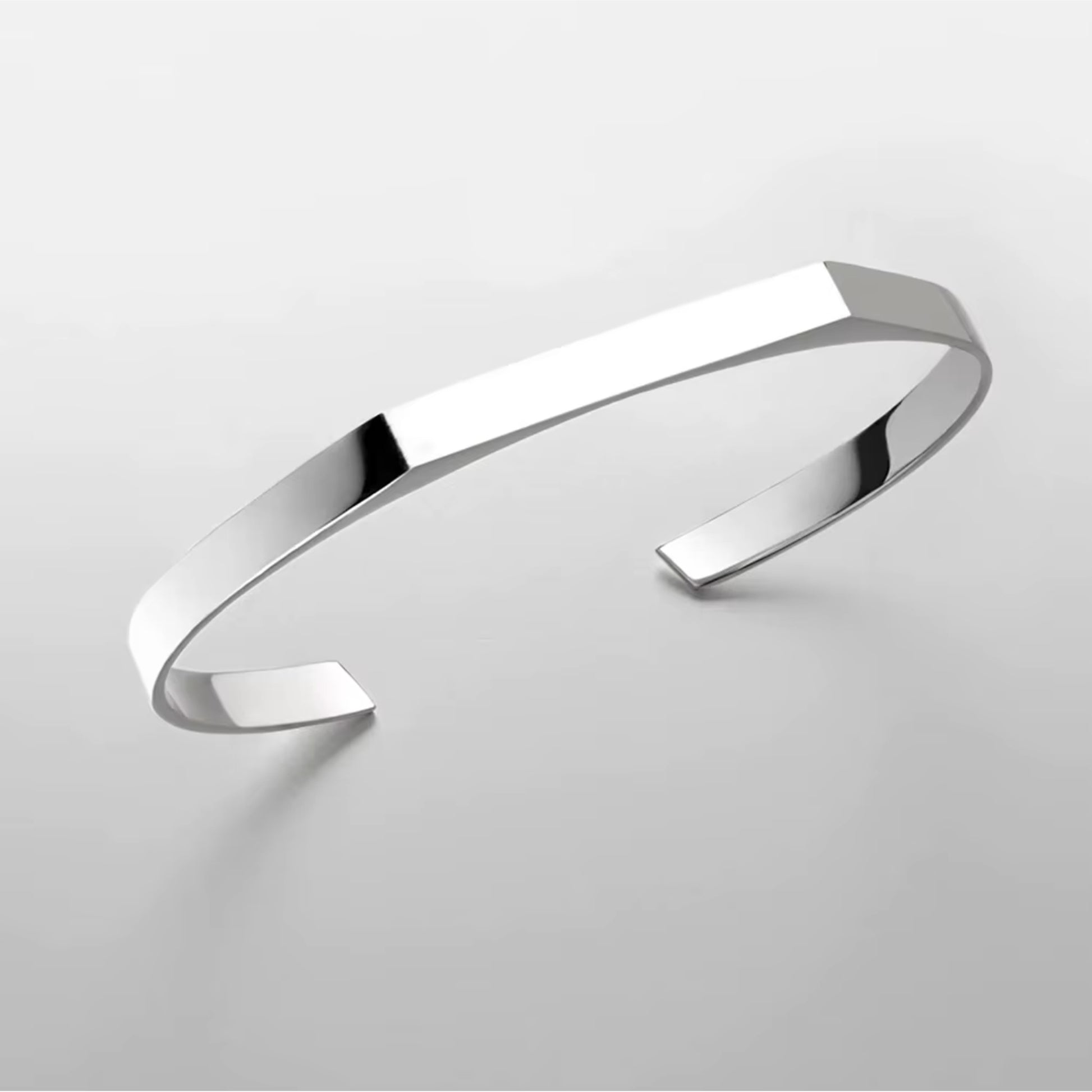 Pulseira masculina em aço inoxidável prateado estilo minimalista – Kaya and Olivia Men
