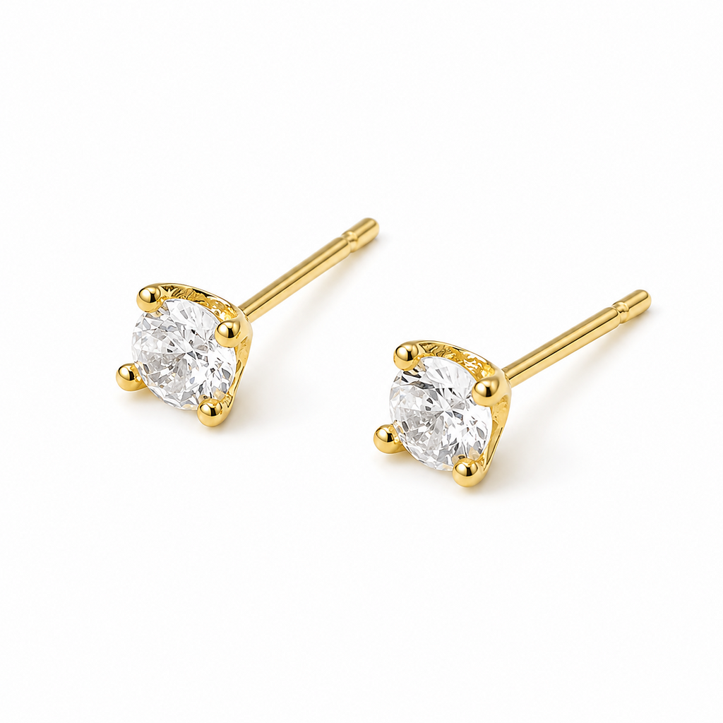 Brincos delicados em prata 925 banhados a ouro 14K com zircónia brilhante de 5 mm.